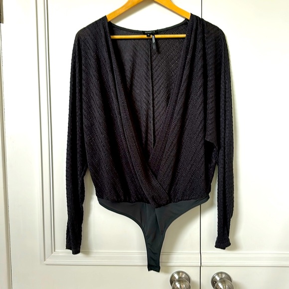 3/$15! Dynamite Deep V Neck Body Suit. Size L - Picture 1 of 7